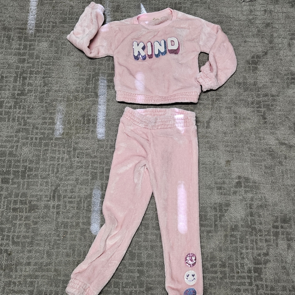 Pink velour jogger set for lil girl. Size 6x